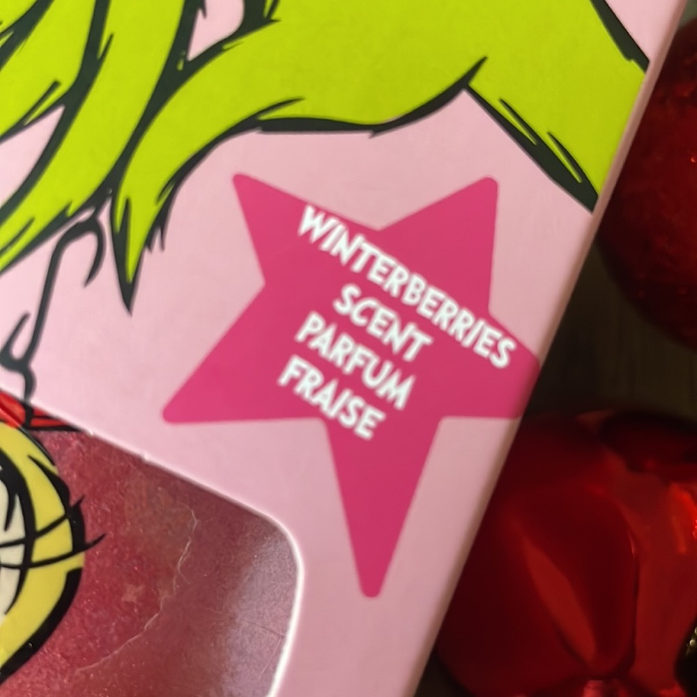 Grinch Cindy Lou Bath Fizzer Bomb - Picture 3 of 5